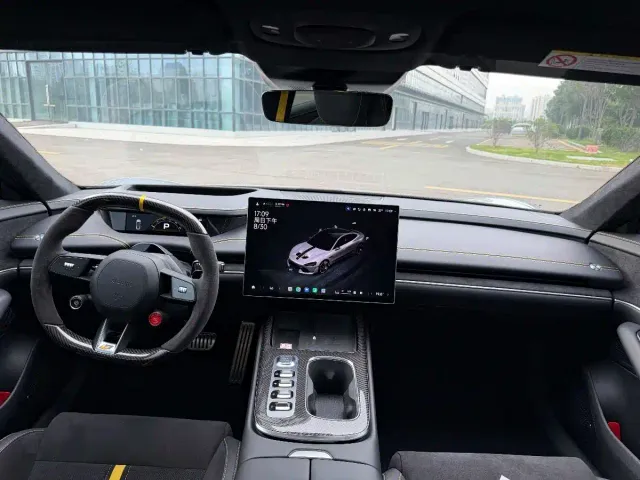 Xiaomi SU7 Ultra — Фото автомобиля 13