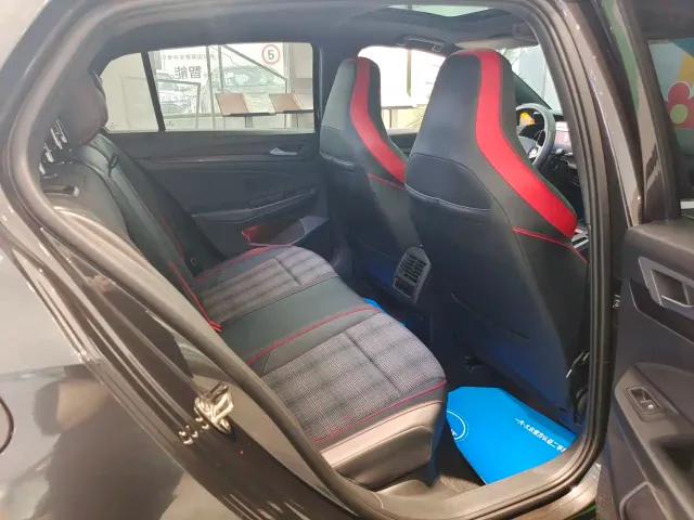 Volkswagen Golf GTI — Фото автомобиля 9
