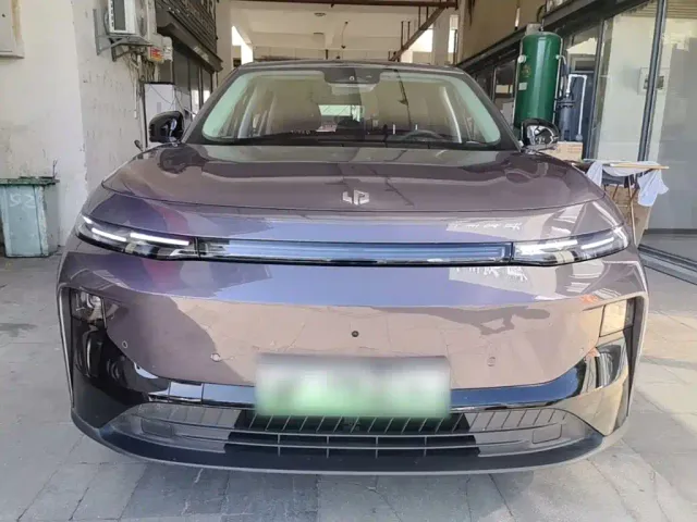 Leapmotor B10 — Фото автомобиля 2