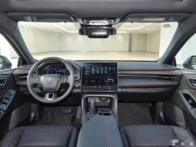 Toyota Avalon — Фото автомобиля 7