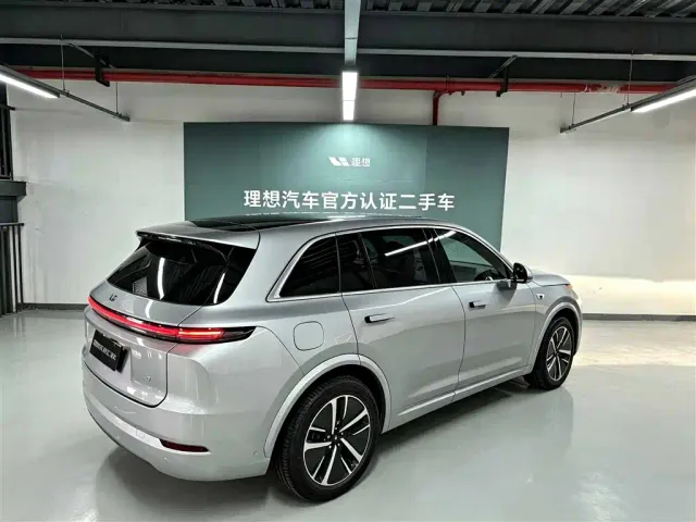 Li Auto L7 — Фото автомобиля 3
