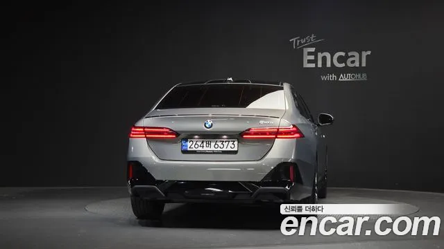 BMW 5 Series G60 — Фото автомобиля 4