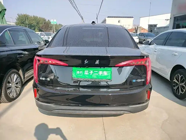 Hongqi E-QM5 — Фото автомобиля 5