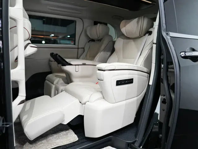 Lexus LM — Фото автомобиля 30