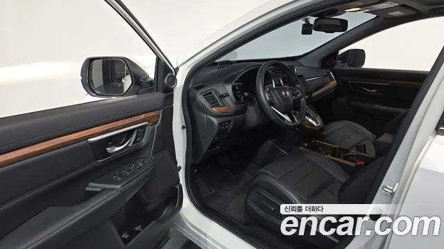 Honda CR-V CR-V 5-е поколение 2.0 гибрид Touring 4WD — Фото автомобиля 3