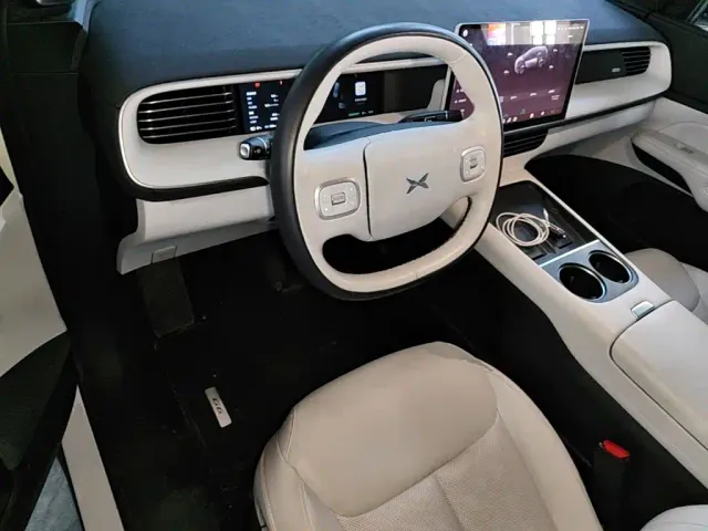 Xpeng G6 — Фото автомобиля 15
