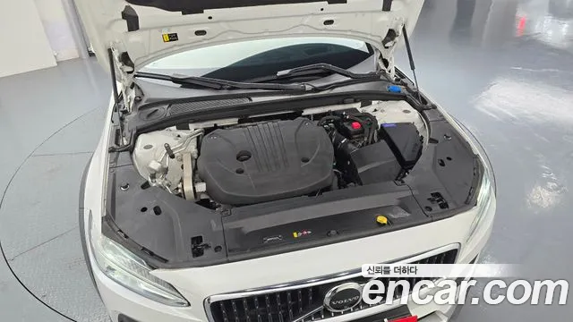 Volvo V90 — Фото автомобиля 9