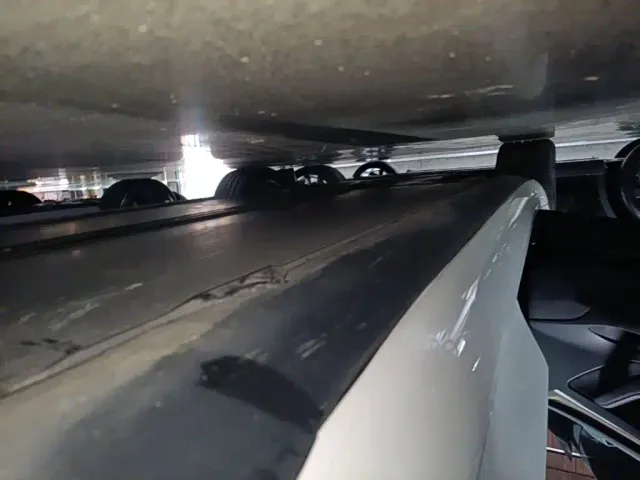 Tesla Model 3 — Фото автомобиля 21
