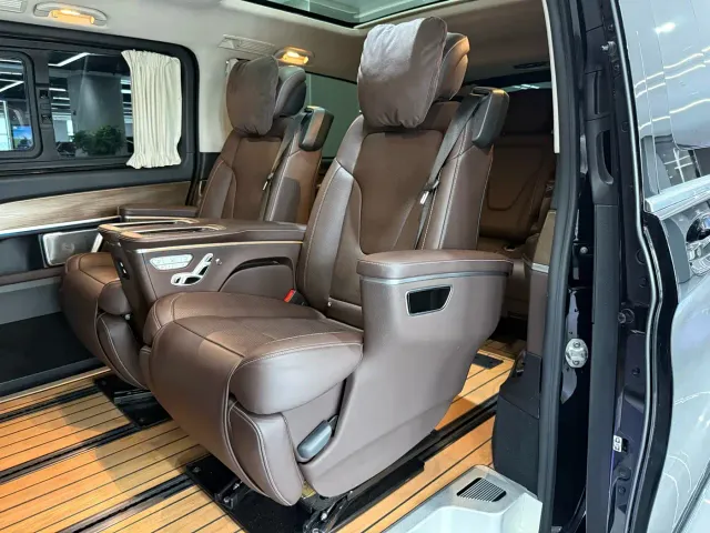 Mercedes-Benz V-Class — Фото автомобиля 14