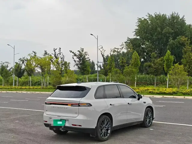 Leapmotor C10 — Фото автомобиля 9