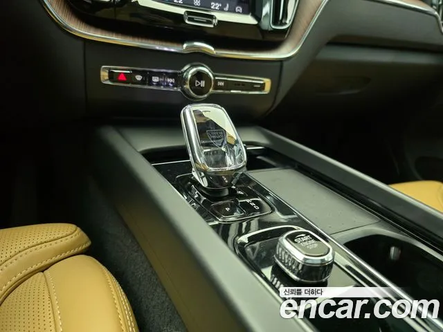 Volvo XC60 2nd Gen — Фото автомобиля 11