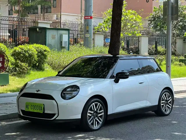 Фотография автомобиля — MINI Cooper