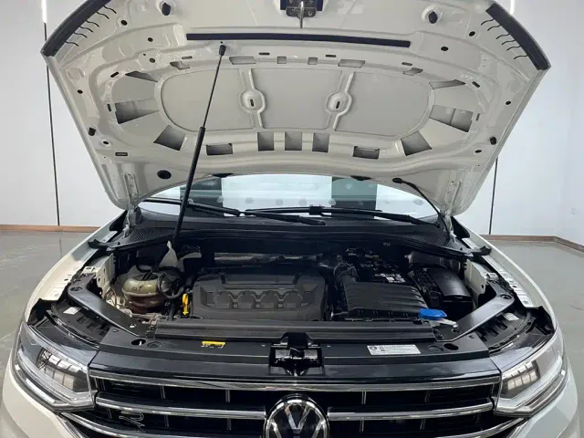Volkswagen Tiguan L — Фото автомобиля 29