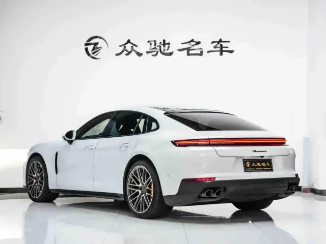Porsche Panamera — Фото автомобиля 12