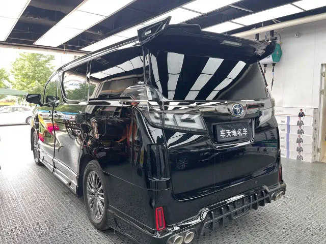 Toyota Vellfire — Фото автомобиля 3