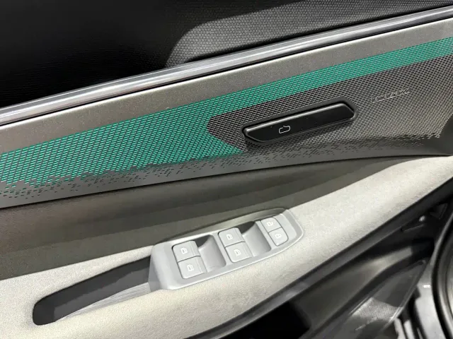 Lynk & Co 08 EM-P — Фото автомобиля 20