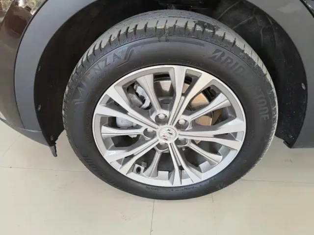 Buick Envision Plus — Фото автомобиля 22