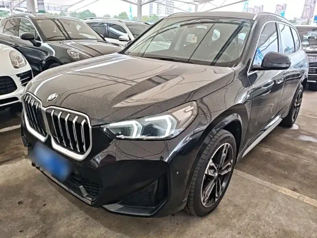 Фотография автомобиля — BMW X1