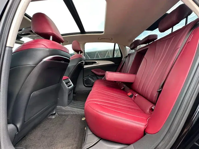 Hongqi H5 — Фото автомобиля 11