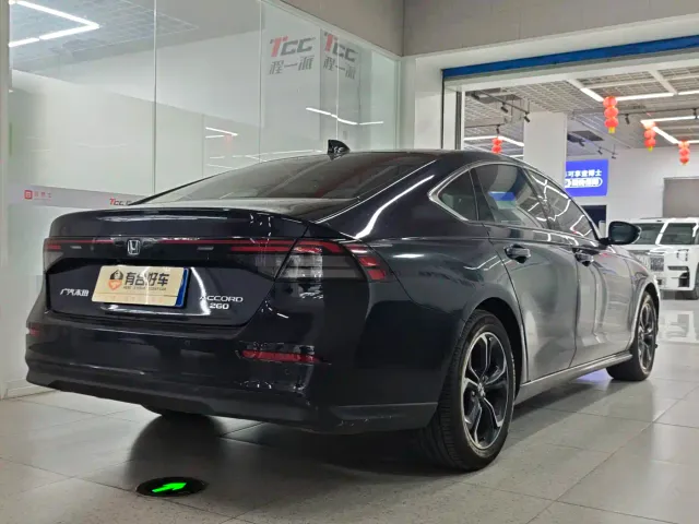 Honda Accord — Фото автомобиля 12