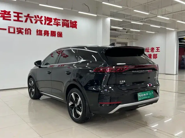 BYD Tang — Фото автомобиля 16