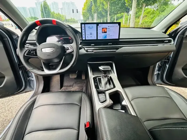 Geely Emgrand — Фото автомобиля 6