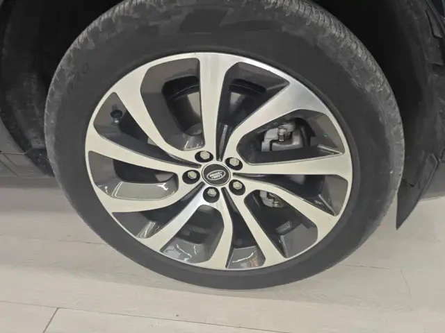 Land Rover Discovery Sport — Фото автомобиля 6