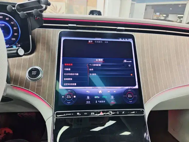Mercedes-Benz EQE SUV — Фото автомобиля 12