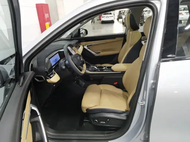Geely Boyue L — Фото автомобиля 10