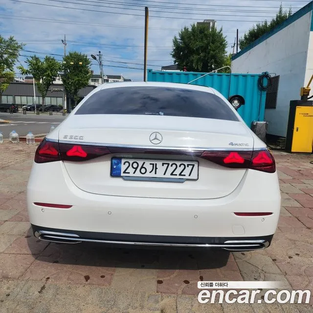 Mercedes-Benz E-Class E-класс W214 E300 4MATIC Exclusive — Фото автомобиля 4