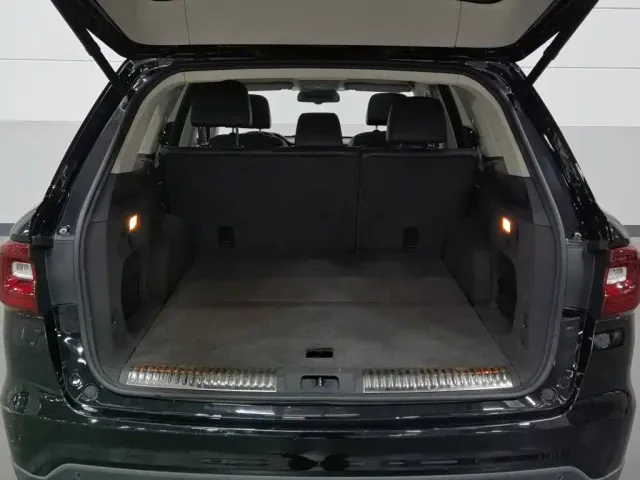 Hongqi HS7 — Фото автомобиля 16