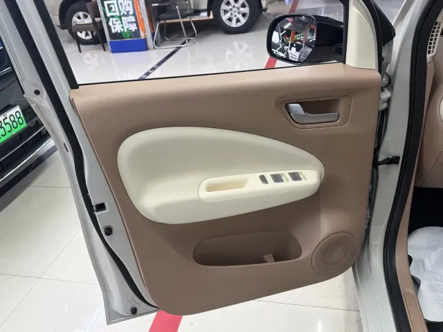 Wuling Hongguang Mini EV — Фото автомобиля 12