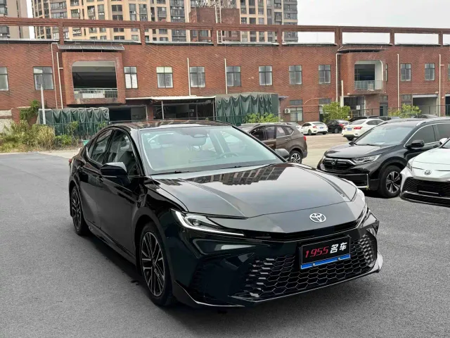 Toyota Camry — Фото автомобиля 3