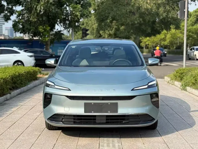 Roewe D6 — Фото автомобиля 2