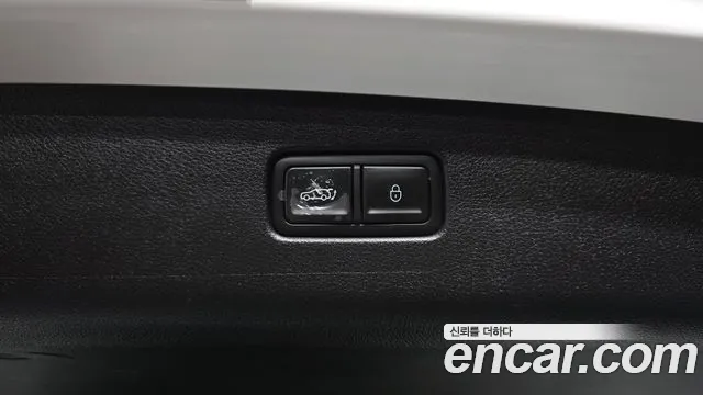 Genesis GV70 — Фото автомобиля 30