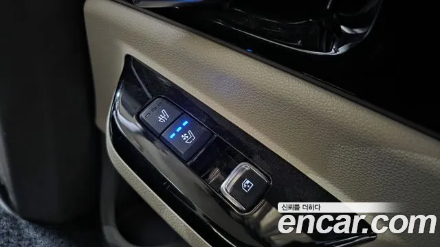 Kia Carnival Generation 4 — Фото автомобиля 30