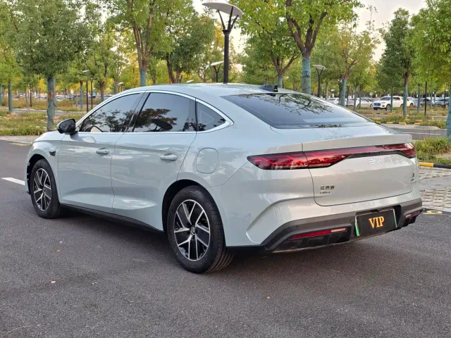 BYD Qin L — Фото автомобиля 6