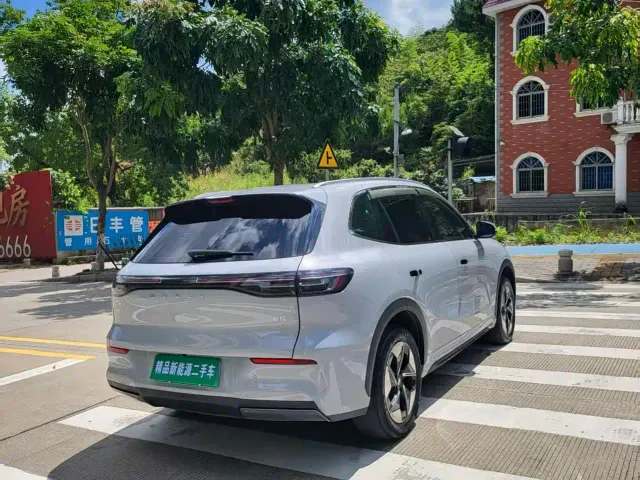 Geely Galaxy E5 — Фото автомобиля 9