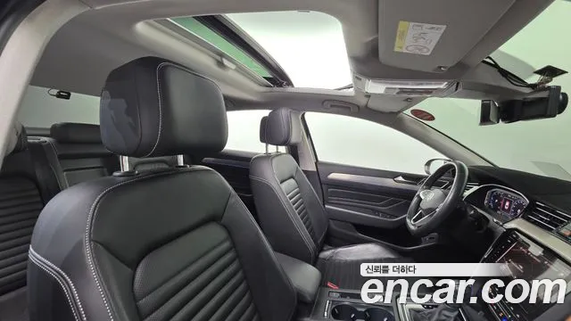 Volkswagen Passat — Фото автомобиля 12