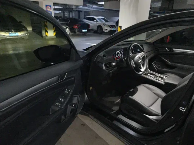 Honda Accord — Фото автомобиля 12