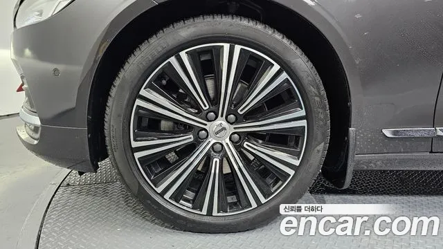 Вольво S90 — Фото автомобиля 5
