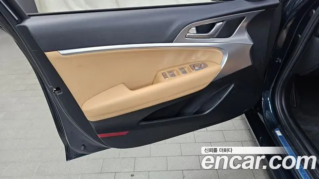 Genesis G70 — Фото автомобиля 24
