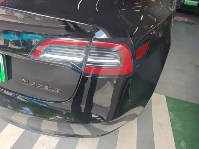 Tesla Model 3 — Фото автомобиля 7