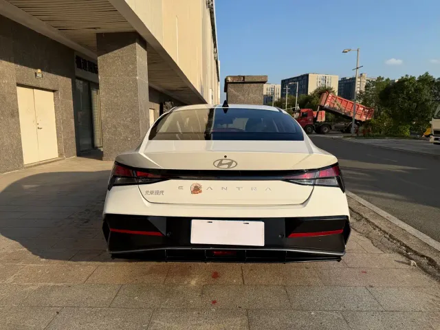 Hyundai Elantra — Фото автомобиля 7