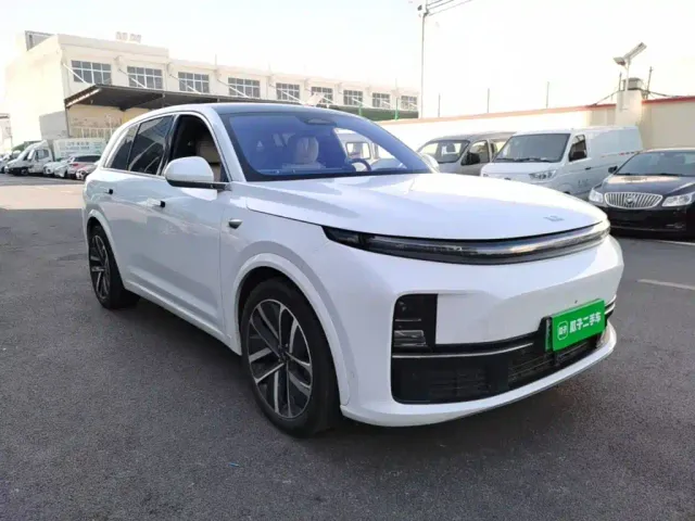 Li Auto L7 — Фото автомобиля 3