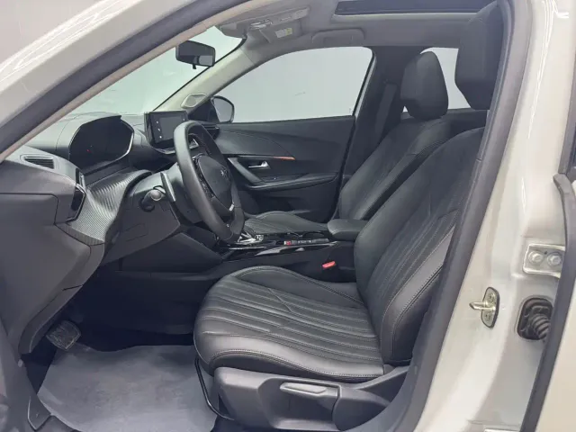 Peugeot 2008 — Фото автомобиля 7