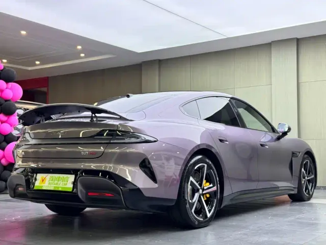 Xiaomi SU7 — Фото автомобиля 4