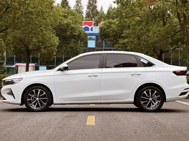Geely Emgrand 2025 4th Gen 4 Million Commemorative Edition 1.5L CVT Soar — Фото автомобиля 8