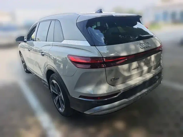 Audi Q5 e-tron — Фото автомобиля 6