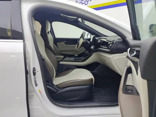 BYD Qin PLUS — Фото автомобиля 8